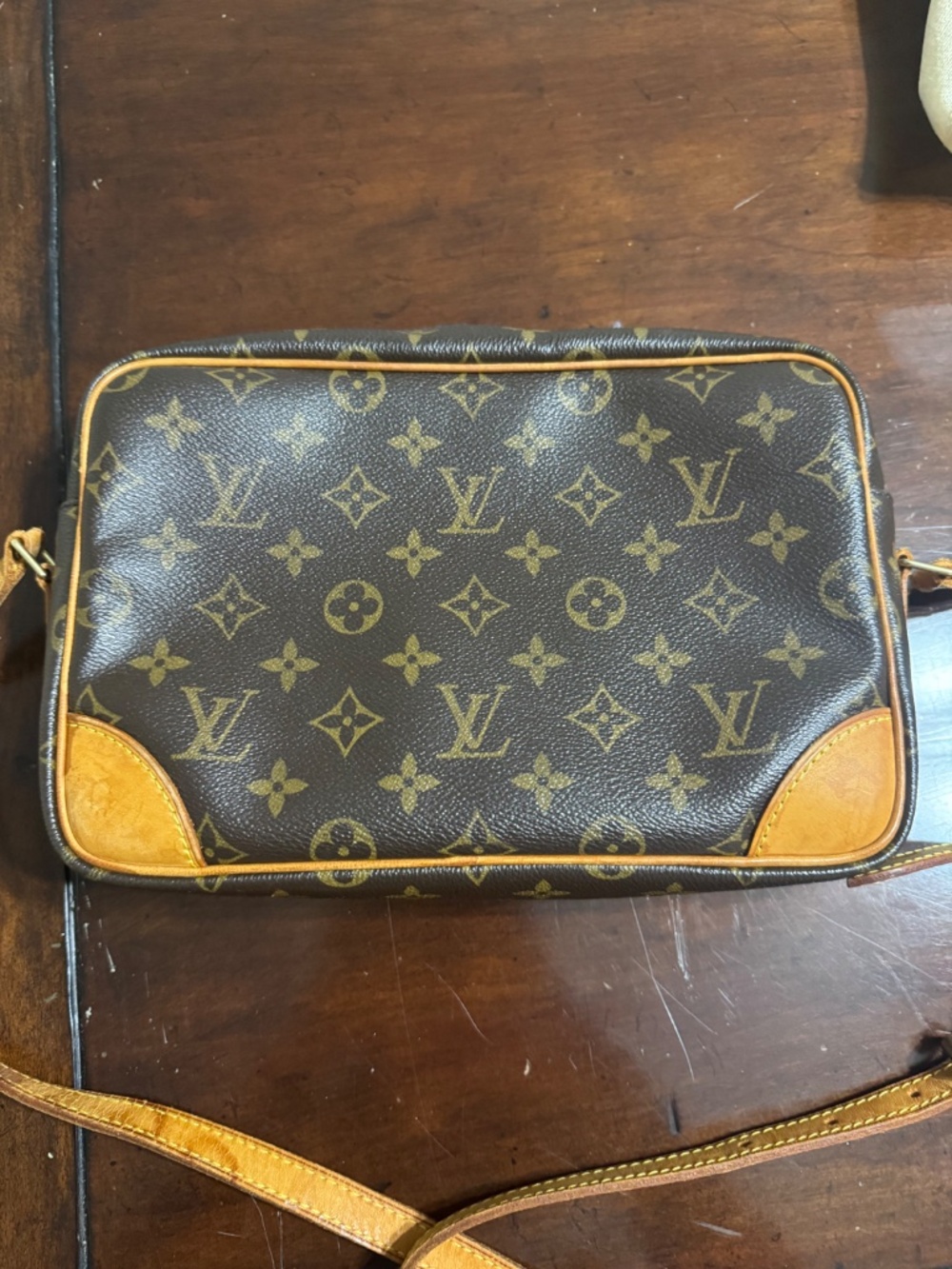 Authentic Louis Vuitton Crossbody Purse - Picture 2 of 9
